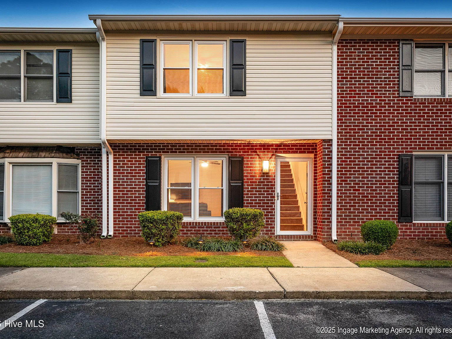 2 bed, 1.5 bath, $1,975 — Photo 1