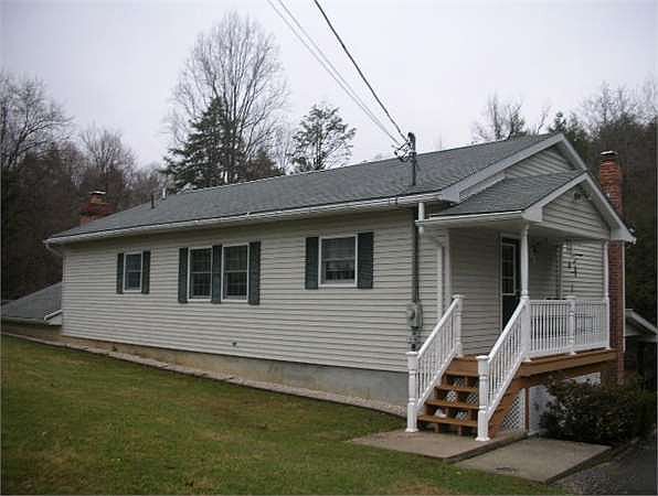 2nd image of 521 Holiday Dr