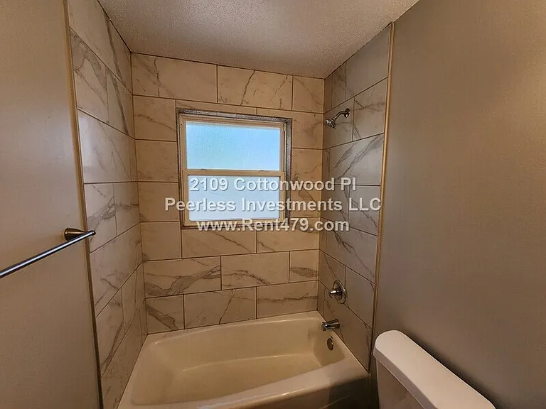 2109 Cottonwood Pl — Photo 11