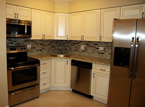 3rd image of 9395 Landings Ln #502-DES