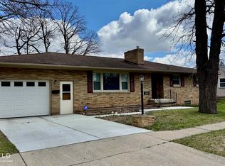 1200 N Dewey St, Owosso, MI 48867