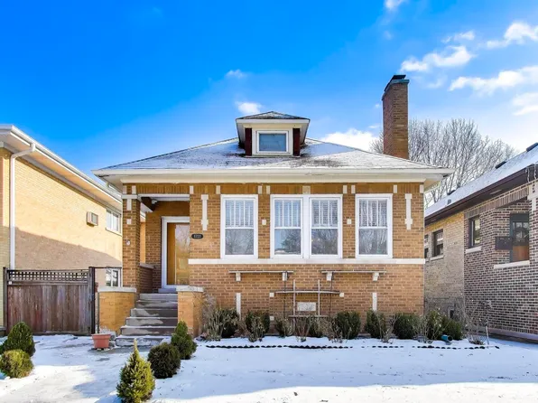 8723 Callie Ave, Morton Grove, IL 60053