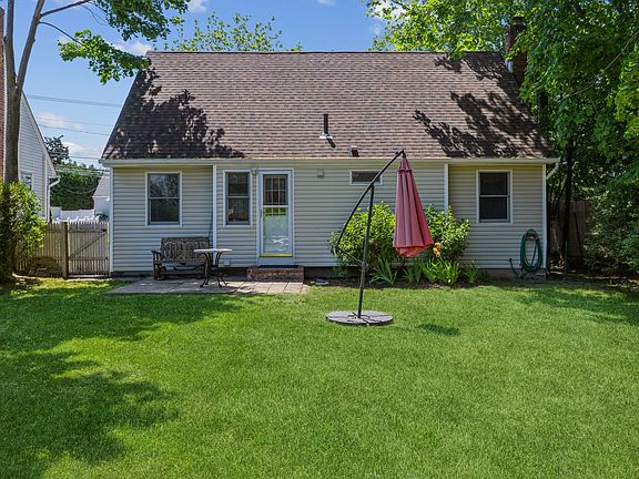 4th image of 228 Catherine St