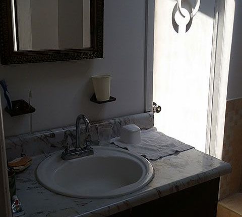 5th image of 408 Travis Ave