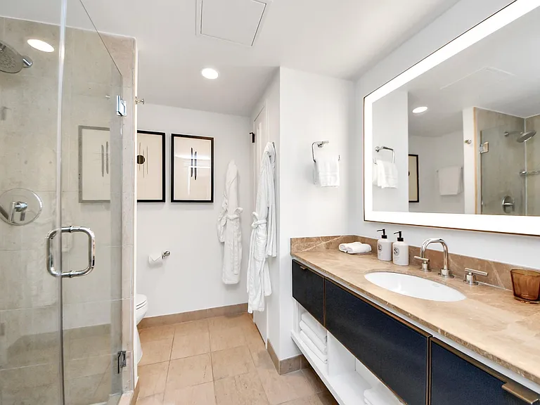1300 Lamar St #S9 — Photo 27