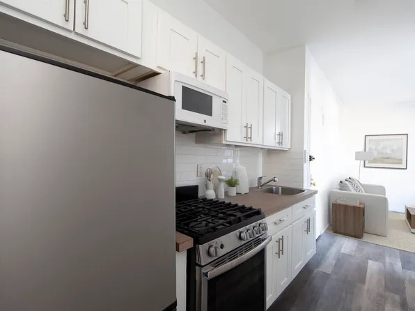 229 East 11th Street image 2 of 23