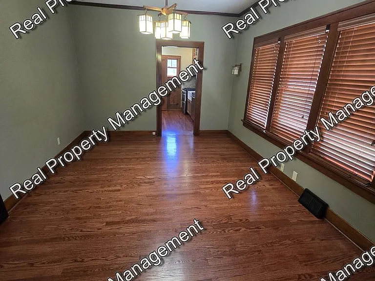 822 Jefferson St — Photo 3