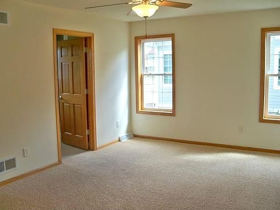 5th image of 9042 S Cordgrass Cir W