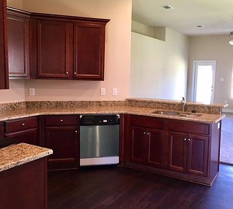 3rd image of 10593 Roundhill Dr