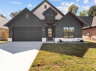 2075 Locklear Ln, Tyler, TX 75703