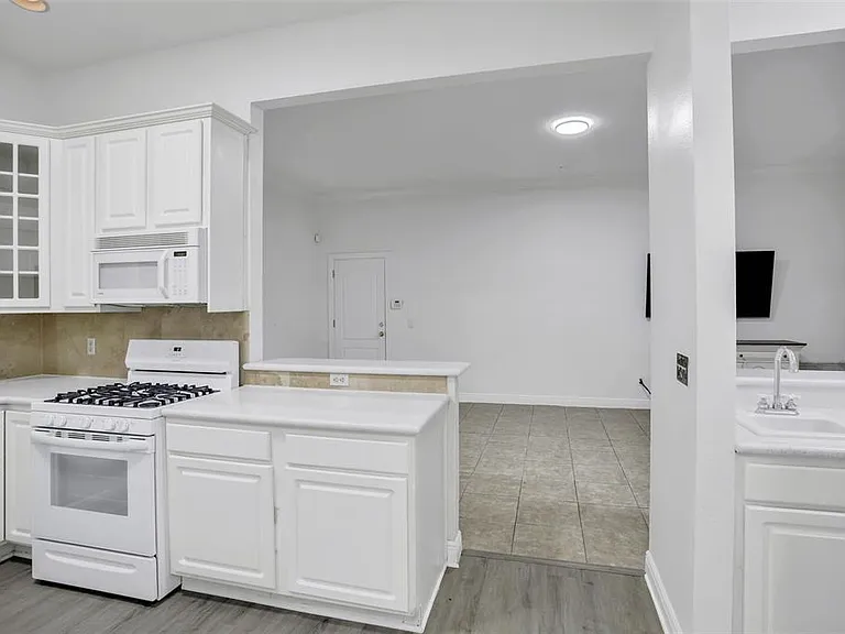 148 S Thornton Ave — Photo 21