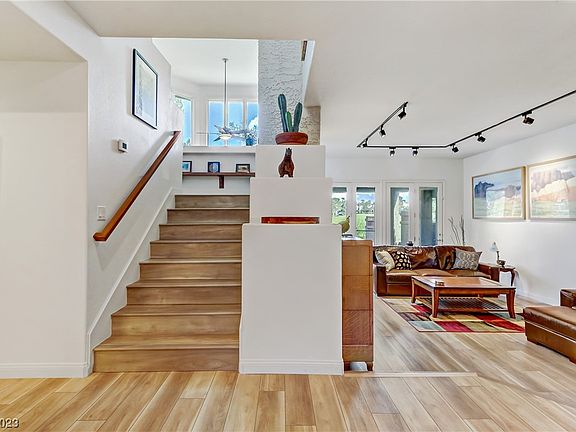 5th image of 7137 Mission Hills Dr