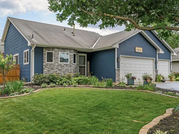 1415 Primrose Ln, Shakopee, MN 55379
