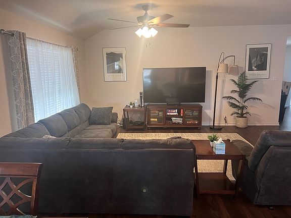 4th image of 14815 Goldfinch Way