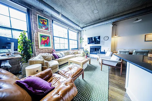 110 N Peoria St #301 Photo 1