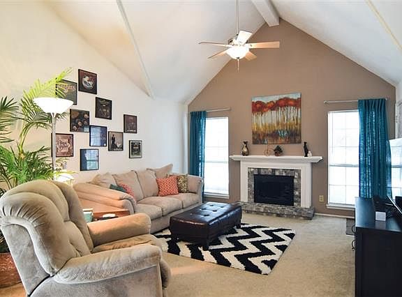 3rd image of 2833 Persimmons Ct