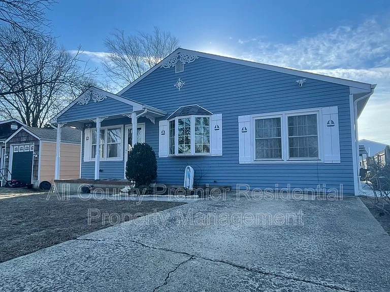 3138 Powhatan Ave — Photo 1