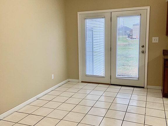 4th image of 3201 Cave Springs Ave APT B