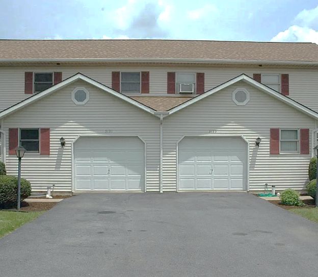 Garage (right)