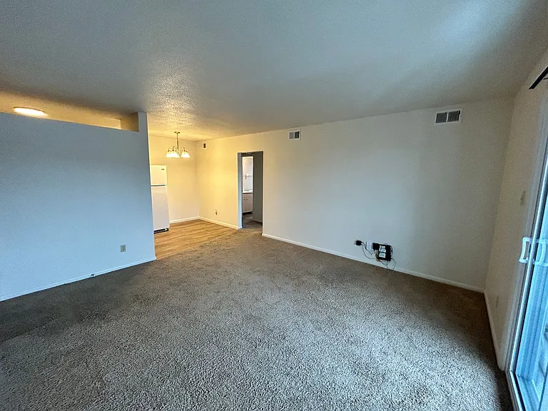 2309 W Broadway — Photo 11