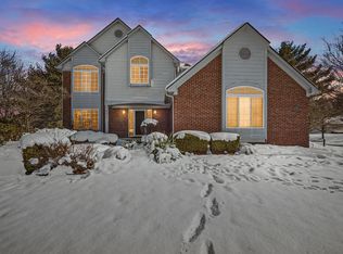 1881 Glenhaven Ct, West Bloomfield, MI 48324