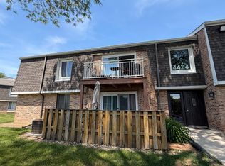 4424 Euclid Ave APT 1A, Rolling Meadows, IL 60008
