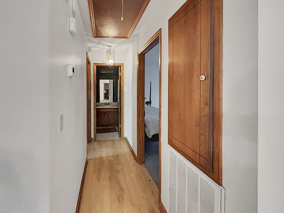 5th image of 836 Avery Valley Dr