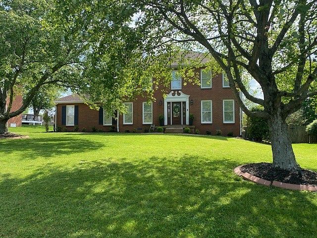 1st image of 818 Countrywood Dr