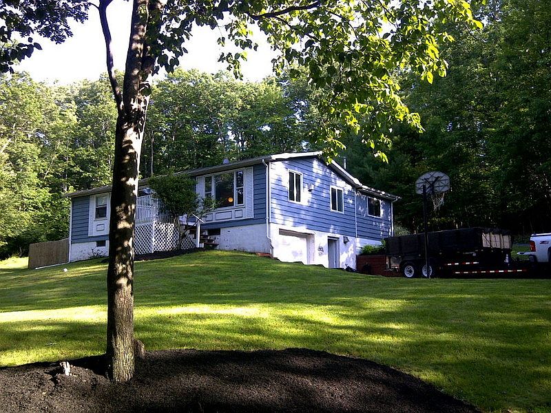 1st image of 28 N Forest Dr