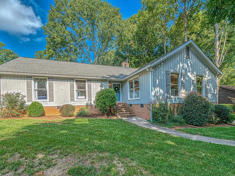 1810 Wandering Way Dr — Photo 1