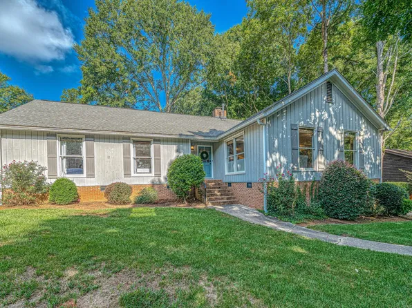 1810 Wandering Way Dr, Charlotte, NC 28226
