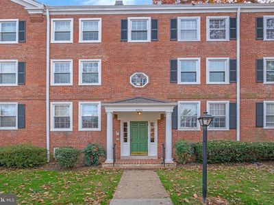 4862 28th St S APT A1, Arlington, VA, 22206