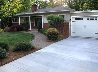 909 Kenreed Dr, Thomasville, NC 27360