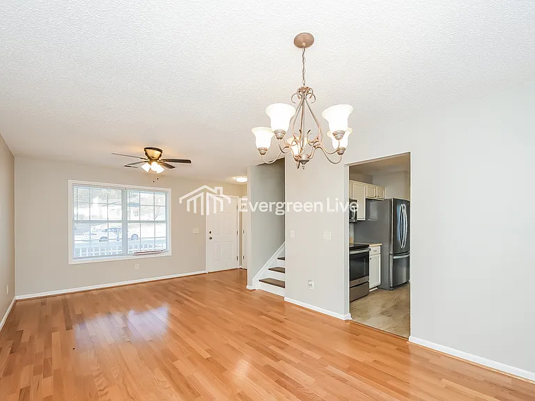 217 Autumn Woods Dr — Photo 3