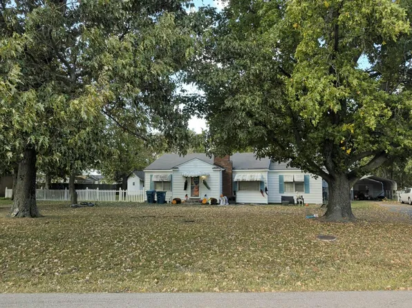 206 W Jefferson St, Gideon, MO 63848