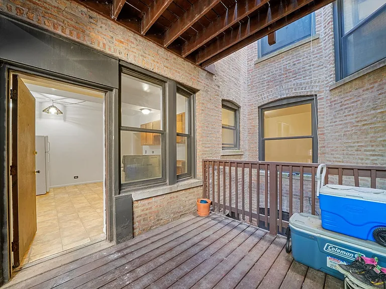 2319 N. Kedzie LP — Photo 31