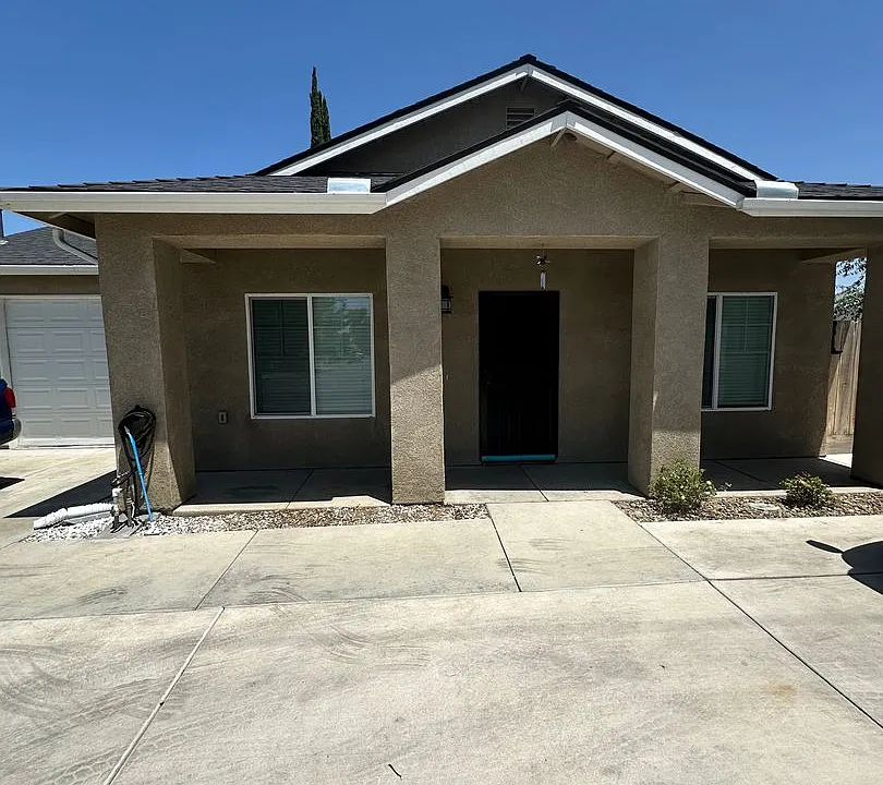 909 E Olive Ave