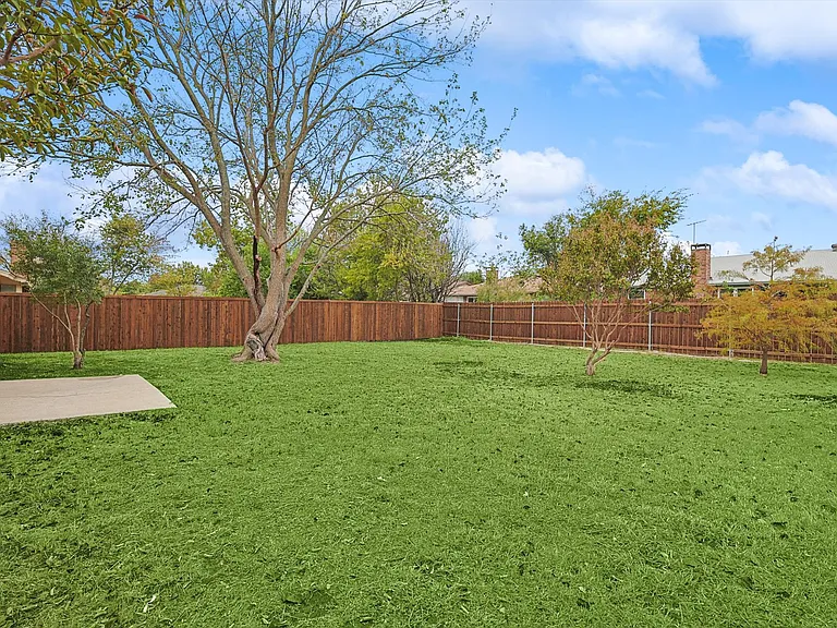 7517 Meadowbrook Dr — Photo 23