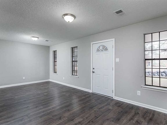 4th image of 3209 Venson Dr