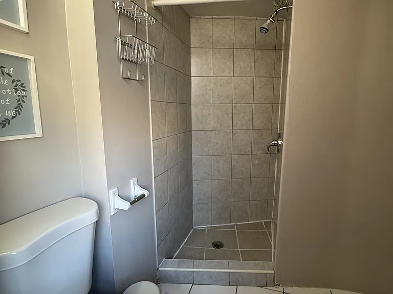 1121 Spruce St #3R — Photo 10