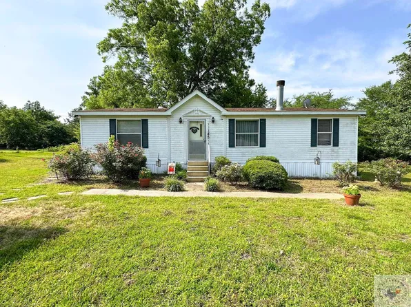 355 N Austin St, Avery, TX 75554