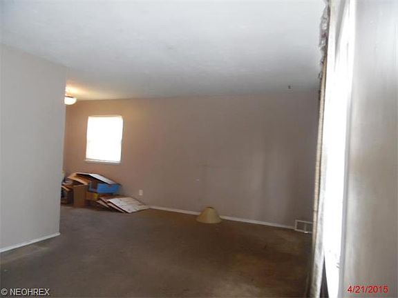 4th image of 27170 Zeman Ave