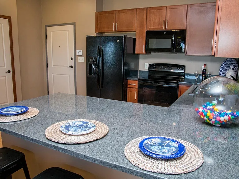 The Flats at 84 — Photo 127