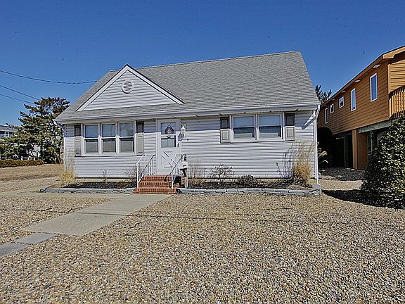 2nd image of 269 N 1st St