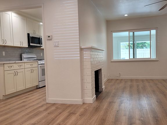 4th image of 121 Hunt Way