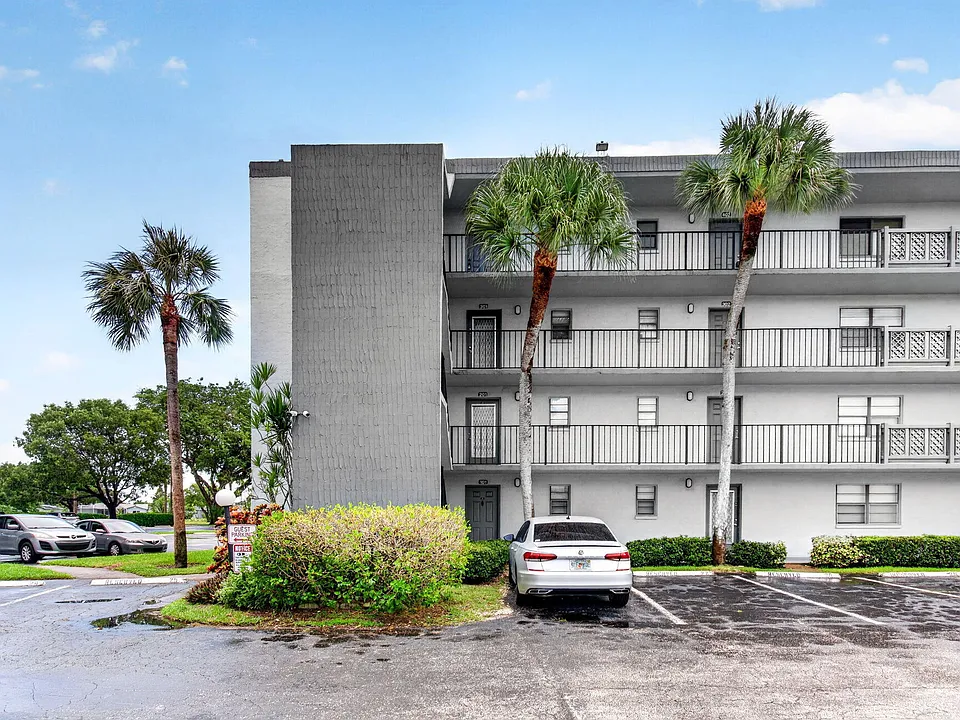 9440 SW 8th St #401