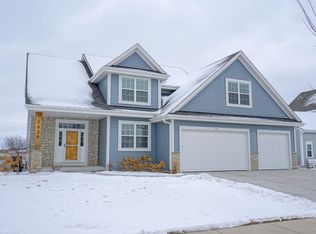 1620 Pintail Dr, West Bend, WI 53095