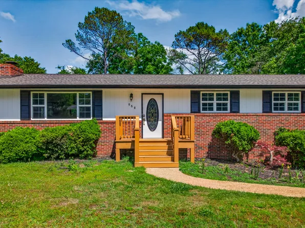 968 W Circle Dr, Rossville, GA 30741