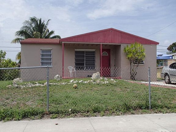 5th image of 2911 NW 6th Ct
