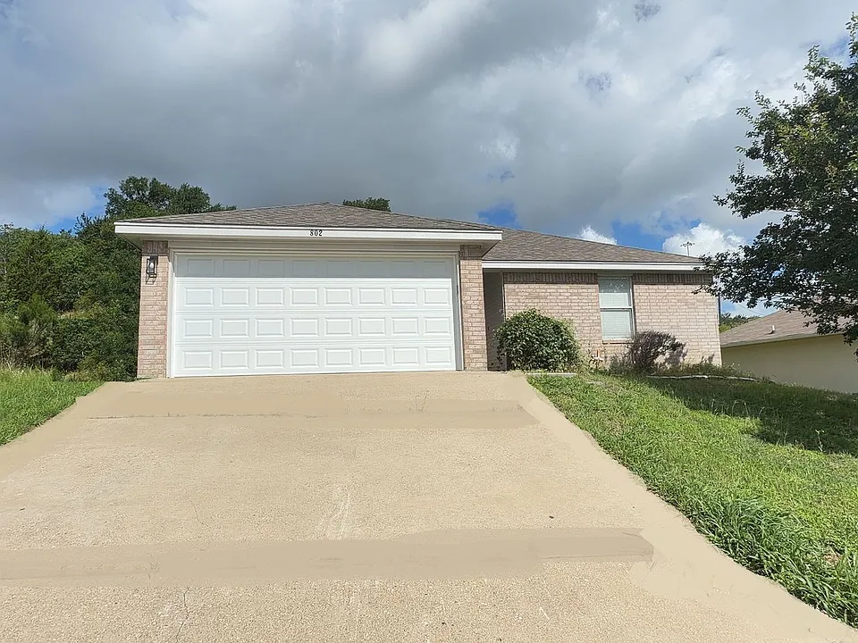 802 Samuel Dr